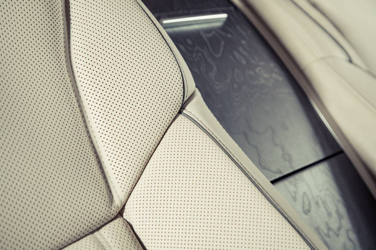 Detailaufnahme der Komfortsitze im neuen Audi A8.